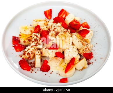 Vanilleeis mit Erdbeere und Banane Stockfoto