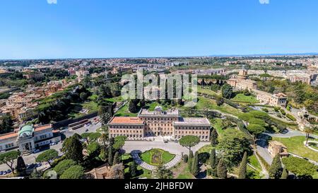 Eine Luftaufnahme des Palastes des Governorats in den Vatikanischen Gärten Stockfoto