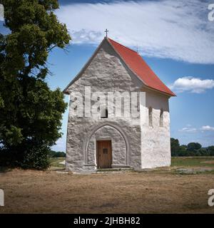 Kirche der Heiligen Margarete von Antiochia in Kopčany, Slowakei, eine der ältesten erhaltenen Kirchen Mitteleuropas mit einfachem frühmittelalterlichen Architekten Stockfoto