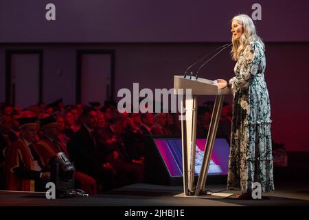 Abschlussfeier um UA92 Uhr, Manchester - 10.. Juli 2022. Marnie Millard OBE Vorsitzende des Verwaltungsrats bei UA92 Stockfoto