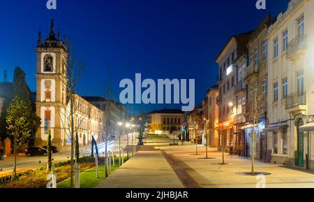 Abendfoto von Av Carvalho Araujo, Vila Real, Portugal Stockfoto