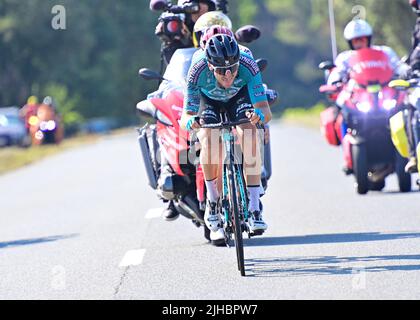 Rodez nach Carcassonne, Frankreich. 17.. Juli 2022. Benjamin THOMAS und Alexis GOUGEARD während der Tour De France, Stage 15, Frankreich, 17.. Juli 2022, Credit:Pete Goding/Goding Images/Alamy Live News Stockfoto