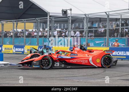 New York, Usa. 16.. Juli 2022. Alexander Sims (Auto-Nr. 29) von Mahindra Racing fährt während der ABB FIA Formula E Championship, New York City E-Prix Saison 8 Runde 11 im Brooklyn Bezirk New York City. (Foto von Ron Adar/SOPA Images/Sipa USA) Quelle: SIPA USA/Alamy Live News Stockfoto