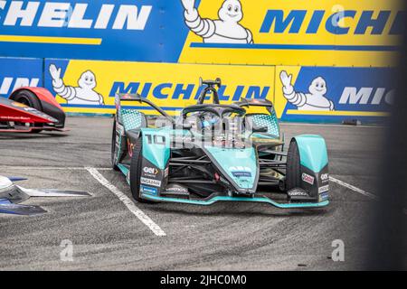 New York, Usa. 16.. Juli 2022. Sam Bird (Auto-Nr. 10) von Jaguar Racing fährt während der ABB FIA Formula E Championship, New York City E-Prix Saison 8 Runde 11 im Brooklyn Bezirk New York City. (Foto von Ron Adar/SOPA Images/Sipa USA) Quelle: SIPA USA/Alamy Live News Stockfoto