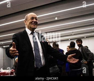 Jean-Yves Le Drian ist ein französischer Politiker, der als Minister für Europa und auswärtige Angelegenheiten in den Regierungen der Premierminister Édouard Philippe und Jean Castex sowie als Verteidigungsminister unter Präsident François Hollande fungierte. Frankreich. Stockfoto