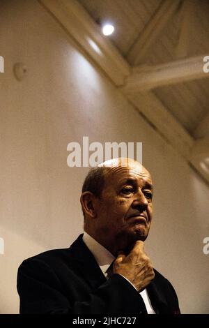 Jean-Yves Le Drian ist ein französischer Politiker, der als Minister für Europa und auswärtige Angelegenheiten in den Regierungen der Premierminister Édouard Philippe und Jean Castex sowie als Verteidigungsminister unter Präsident François Hollande fungierte. Frankreich. Stockfoto