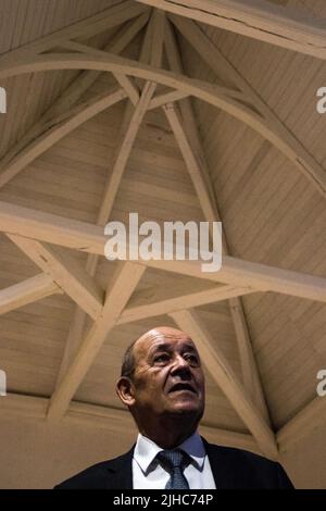 Jean-Yves Le Drian ist ein französischer Politiker, der als Minister für Europa und auswärtige Angelegenheiten in den Regierungen der Premierminister Édouard Philippe und Jean Castex sowie als Verteidigungsminister unter Präsident François Hollande fungierte. Frankreich. Stockfoto