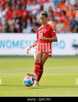 Sheffield, Großbritannien. 17.. Juli 2022, Bramall Lane, Sheffield, England: Womens European International Football, Schweiz versus Niederlande; Viola Calligaris of Switzerland Credit: Action Plus Sports Images/Alamy Live News Stockfoto