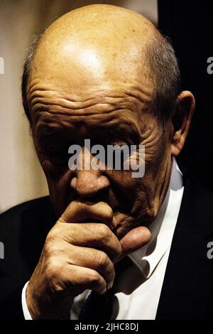 Jean-Yves Le Drian ist ein französischer Politiker, der als Minister für Europa und auswärtige Angelegenheiten in den Regierungen der Premierminister Édouard Philippe und Jean Castex sowie als Verteidigungsminister unter Präsident François Hollande fungierte. Frankreich. Stockfoto