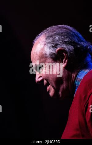 Frédéric Mitterrand ist ein französischer Politiker, der von 2009 bis 2012 unter Präsident Nicolas Sarkozy als Minister für Kultur und Kommunikation Frankreichs fungierte. Im Laufe seiner Karriere war er Schauspieler, Drehbuchautor, Fernsehmoderator, Schriftsteller, Produzent und Regisseur. Frankreich. Stockfoto