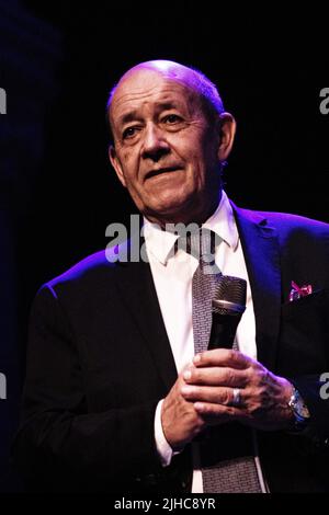 Jean-Yves Le Drian ist ein französischer Politiker, der als Minister für Europa und auswärtige Angelegenheiten in den Regierungen der Premierminister Édouard Philippe und Jean Castex sowie als Verteidigungsminister unter Präsident François Hollande fungierte. Frankreich. Stockfoto