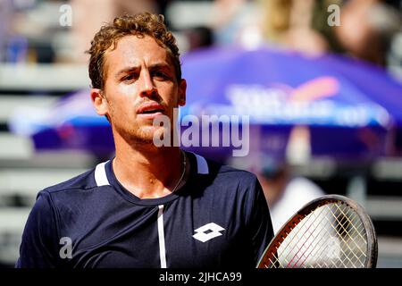 AMERSFOORT, NIEDERLANDE - 17. JULI: Roberto Carballes Baena aus Spanien während des Herren-Singles-Finales der Van Mossel Kia Dutch Open am 17. Juli 2022 auf dem ALTA Tennisground in Amersfoort, Niederlande (Foto: Rene Nijhuis/BSR Agency) Stockfoto