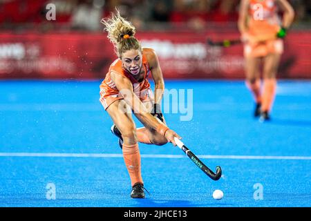 TERRASSA, SPANIEN - 17. JULI: Laura Nunnink aus den Niederlanden während des FIH Hockey Women's World Cup 2022 Finalmatches zwischen den Niederlanden und Argentinien beim Estadi Olímpic de Terrassa am 17. Juli 2022 in Terrassa, Spanien (Foto: Patrick Goosen/Orange Picles) Stockfoto