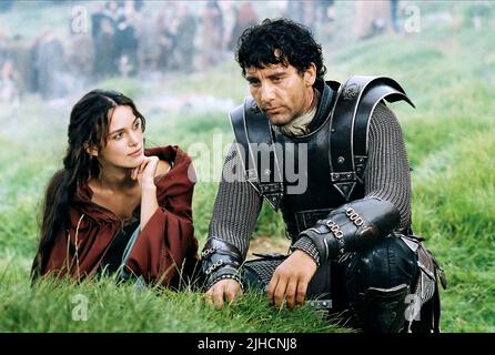 KEIRA KNIGHTLEY, Clive Owen, King Arthur, 2004 Stockfoto