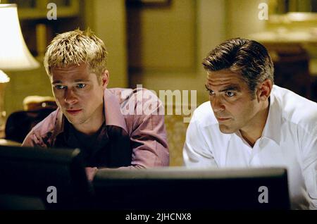 BRAD PITT, GEORGE CLOONEY, OCEAN'S ELEVEN, 2001 Stockfoto