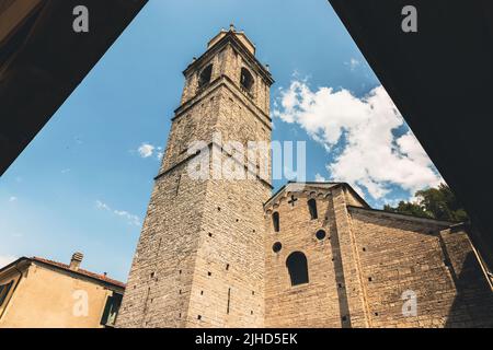 Wandern durch den Comer See Stockfoto