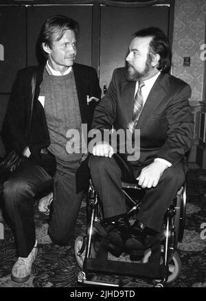 Jon Voight und Brig General Roland Cinciarelli bei der Welcome Home Ankündigung zu Ehren der Vietnam Veteranen am 7. Februar 1986. Quelle: Ralph Dominguez/MediaPunch Stockfoto