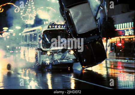 BUS STÜRZT IN AUTO, Lethal Weapon, 1987 Stockfoto