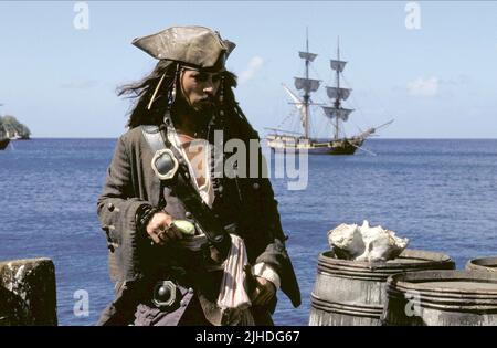 JOHNNY DEPP, PIRATEN DER KARIBISCHEN MEERE: DER FLUCH DER BLACK PEARL, 2003 Stockfoto