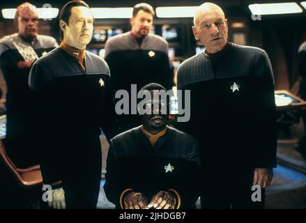 MICHAEL DORN, Brent Spiner, Jonathan Frakes, LEVAR BURTON, Patrick Stewart, STAR TREK: NEMESIS 2002 Stockfoto