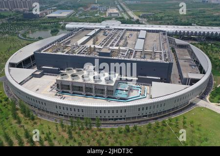 NANJING, CHINA - 18. JULI 2022 - ein Luftfoto vom 18. Juli 2022 zeigt die TSMC-Fabrik in Nanjing, der ostchinesischen Provinz Jiangsu. Aktuelle Daten Stockfoto