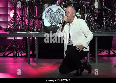 Simple Minds während der 40 Years of Hits Tour, 17.. Juli 2022, im Auditorium Parco della Musica, Rom, Italien. Stockfoto