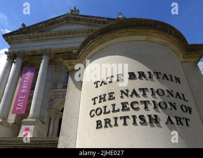 London, England, Großbritannien. Eingang zur Tate Britain Kunstgalerie in der Millbank Stockfoto