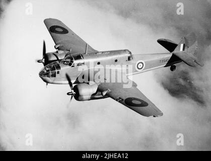 Vintage Photo von einem RAAF Bristol Beaufort Mark V Bomber, um 1941, A9-1 Seriennr. T9540 von No. 1 Operational Training Unit der erste australische Beaufort wurde gebaut und hatte seinen ersten Flug im August 1941. Gebaut im Department of Aircraft Production (DAP)-Werk in Fishermans Bend Melbourne, Australien Stockfoto