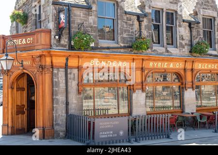 Edinburgh, Schottland, Großbritannien – 20 2022. Juni. Das Äußere der Ryrie's Bar, einem traditionellen Pub im Haymarket-Viertel von Edinburgh, Schottlands Hauptstadt Stockfoto