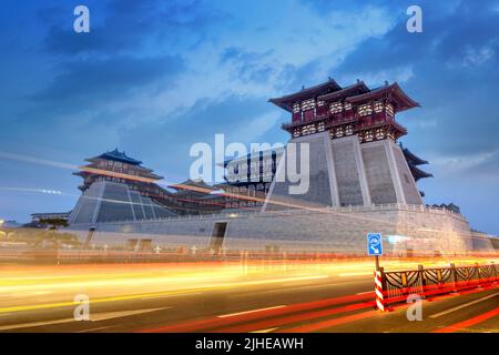 Das Yingtian Tor ist das Südtor der Stadt Luoyang in den Sui- und Tang-Dynastien. Es wurde 605 erbaut. Stockfoto