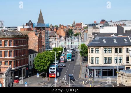 Blick auf die Lower Parliament Street in Nottingham, aufgenommen vom Dach von Confetti, Nottinghamshire, England, Großbritannien Stockfoto