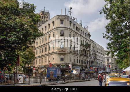 05 27 2014 Cafe Mondegar Metro House, Colaba Causeway Colaba Causeway, in der Nähe von Regal Cinema, Apollo Bandar, Colaba, Bombay, Mumbai, Maharashtra, Indien, Asi Stockfoto