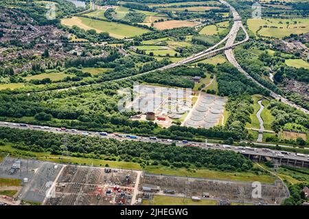 Die berüchtigte M5/M6 Bottleneck Junction, nördlich von Birmingham, aus der Luft, West Midlands, Großbritannien Stockfoto