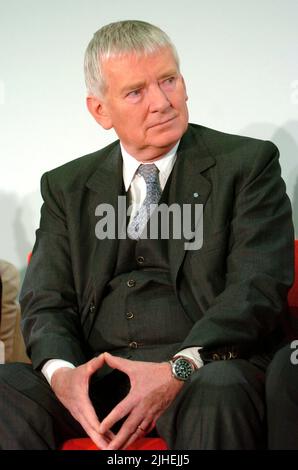 ARCHIVFOTO: Otto SCHILY feiert am 20. Juli 2022 seinen 90.. Geburtstag, Otto SCHILY, GER, Politiker, innenminister der Grünen, 09.06.2005 ?SVEN SIMON #Princess-Luise-Str. 41 #45479 Mülheim/Ruhr #tel:0208 9413250 # Fax 0208 9413260 # Account 1428150 C ommerzbank Essen Bankleitzahl 36040039 # www.SvenSimon.net # e-Mail:SvenSimon@t-online.de. Stockfoto