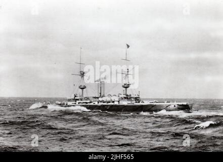 Das Schlachtschiff der New British Navy ' Royal Sovereign ' aus einem Artikel ' SCHIFFE DER NEUEN BRITISH NAVY ' von W. Laird Clotvcs vom Factory and Industrial Management Magazine Volume 6 1894 Publisher New York [etc.] McGraw-Hill [etc.] Stockfoto