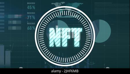 Abbildung des Scannens des Scope mit nft-Text über der Datenverarbeitung auf schwarzem Hintergrund Stockfoto