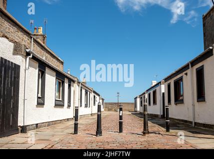 Aberdeen, Schottland, Großbritannien – Juni 26 2022. Footdee, ein altes und traditionelles Fischerdorf am Ende des Hafens von Aberdeen Stockfoto