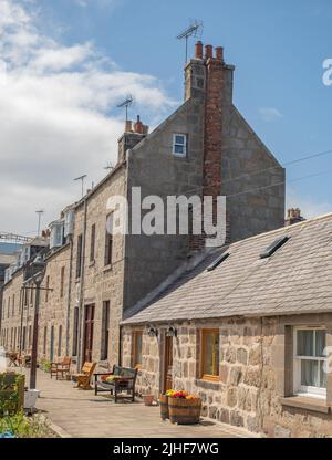 Aberdeen, Schottland, Großbritannien – Juni 26 2022. Footdee, ein altes und traditionelles Fischerdorf am Ende des Hafens von Aberdeen Stockfoto