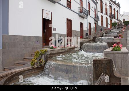 Wasserfallkaskade an der Promenade Paseo de Canarias, Firgas, Grand Canary, Kanarische Inseln, Spanien, Europa Stockfoto