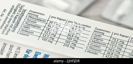 Hamburg, Deutschland - Juni 23 2022: Doppelherz aktiv 12 Aminosäuren Inhalt Stockfoto
