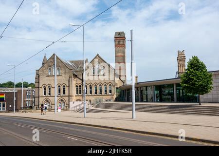 Straßenbahn auf der Goldsmith Street auf dem Campus der Trent University City, Nottinghamshire, England Stockfoto