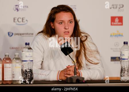 Hamburg, Deutschland. 18.. Juli 2022. Tennis: WTA Tour, Singles, Frauen. Jule Niemeier aus Deutschland spricht während einer Pressekonferenz. Quelle: Frank Molter/dpa/Alamy Live News Stockfoto