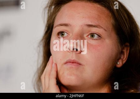 Hamburg, Deutschland. 18.. Juli 2022. Tennis: WTA Tour, Singles, Frauen. Jule Niemeier aus Deutschland spricht während einer Pressekonferenz. Quelle: Frank Molter/dpa/Alamy Live News Stockfoto