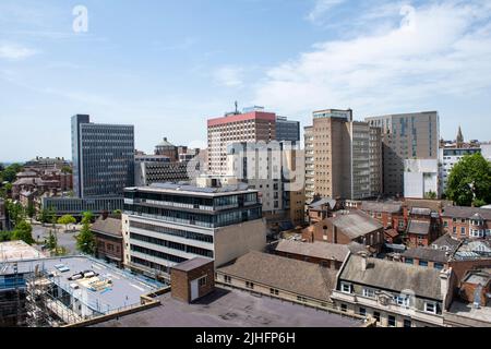 Blick auf die Friar Lane und den Maid Marian Way vom Dach des Pearl Assurance Building in Nottingham City, Nottinghamshire, England Stockfoto