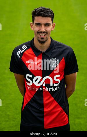 ALMERE, NIEDERLANDE - 14. JULI: Faris Hammouti vom Almere City FC während des jährlichen Club Photocall im Yanmar Stadion am 14. Juli 2022 in Almere, Niederlande (Foto: Rene Nijhuis/Orange Picts) Stockfoto