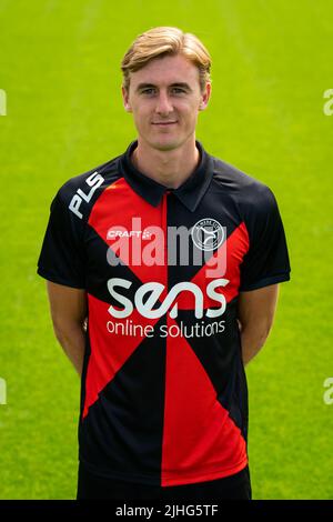 ALMERE, NIEDERLANDE - 14. JULI: Maarten Pouwels von Almere City FC während des jährlichen Club Photocall im Yanmar Stadion am 14. Juli 2022 in Almere, Niederlande (Foto: Rene Nijhuis/Orange Picters) Stockfoto