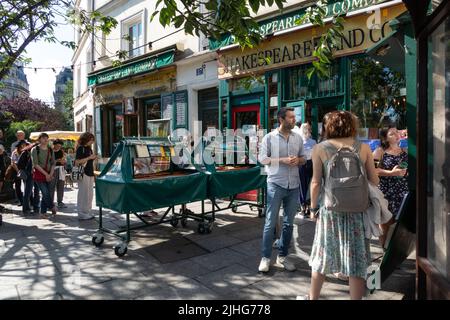 Shakespeare and Company ein legendärer englischsprachiger Buchladen am linken seine-Ufer in Paris, Frankreich Stockfoto