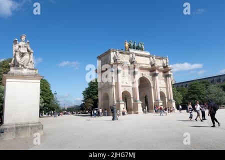 Triumphbogen im Zentrum des Place Charles de Gaulle, auch bekannt als “Place de l'Étoile. Paris Frankreich Stockfoto