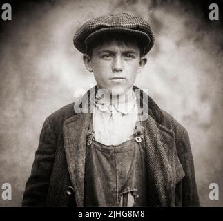 Ein James Donovan, ein 17-jähriger irischer Sweeper in Fall River Iron Works., Massachusetts, USA. 1916 Stockfoto