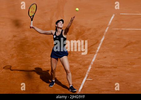 Hamburg, Deutschland. 18.. Juli 2022. Tennis: WTA Tour, Singles, Frauen, 1. Runden. Carle (Argentinien) - Lys (Deutschland). Eva Lys ist in Aktion. Quelle: Frank Molter/dpa/Alamy Live News Stockfoto